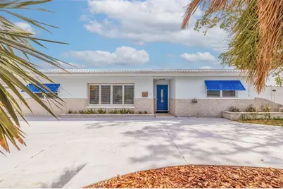 7998 Causeway Boulevard N, Saint Petersburg, FL 33707 - Photo 1