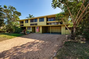 724 69th Ave S, Saint Petersburg, FL 33705 - Photo 1