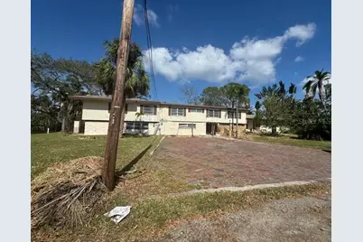 4628 Cypress Way S, Saint Petersburg, FL 33705 - Photo 1