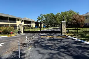 3001 58th Ave S, Saint Petersburg, FL 33712 - Photo 1