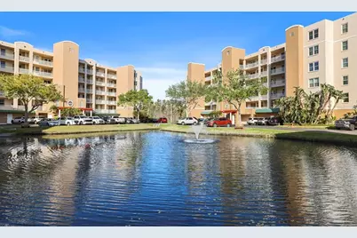 6495 Shoreline Drive #8106, Saint Petersburg, FL 33708 - Photo 1