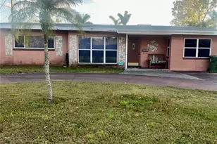 3005 W 18th Ave W, Bradenton, FL 34205 - Photo 1
