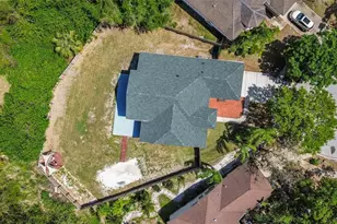 426 Village Dr, Tarpon Springs, FL 34689 - Photo 1