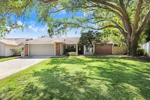 2558 Arborwood Dr, Valrico, FL 33596 - Photo 1