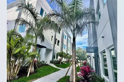 883 6th Avenue S, Saint Petersburg, FL 33701 - Photo 1