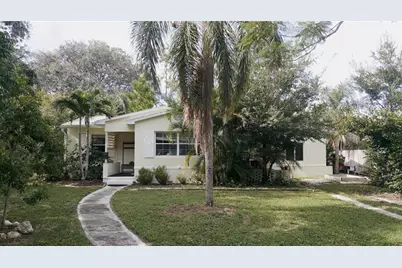627 38th Avenue NE, Saint Petersburg, FL 33704 - Photo 1