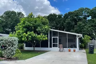 4485 49th Ave N, Saint Petersburg, FL 33714 - Photo 1
