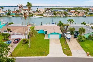 525 Lillian Dr, Madeira Beach, FL 33708 - Photo 1