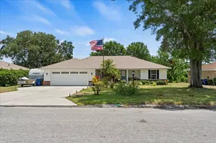 41 Lake Link Cir SE, Winter Haven, FL 33884 - Photo 1
