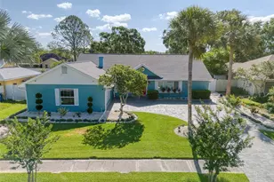 16605 Round Oak Dr, Tampa, FL 33618 - Photo 1