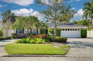 219 Miramar Blvd NE, Saint Petersburg, FL 33704 - Photo 1