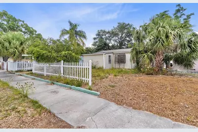 536 Braddock Street S, Saint Petersburg, FL 33707 - Photo 1