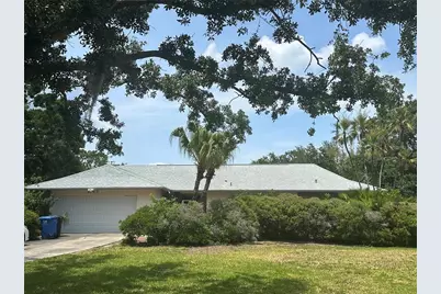 1445 72nd Avenue NE, Saint Petersburg, FL 33702 - Photo 1