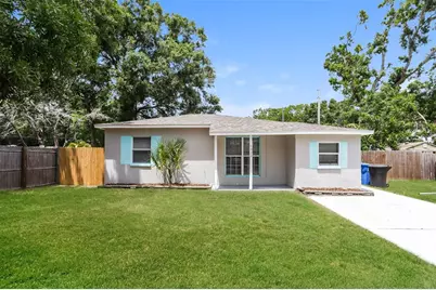 1533 Canterbury Road N, Saint Petersburg, FL 33710 - Photo 1