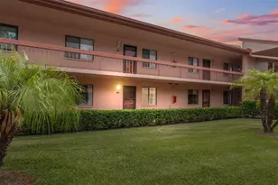 143 Lakeside Dr, Oldsmar, FL 34677 - Photo 1