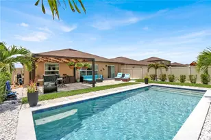 7114 Fern Garden Ct, Sun City Center, FL 33573 - Photo 1