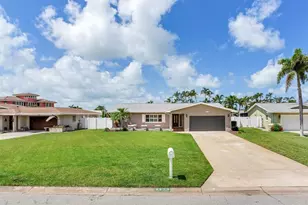 5470 Bayshore Dr, Seminole, FL 33772 - Photo 1