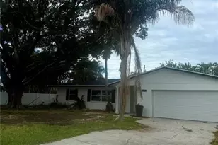 4824 Huntington St NE, Saint Petersburg, FL 33703 - Photo 1