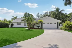 71 Flamingo Cir, Safety Harbor, FL 34695 - Photo 1