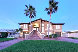 514 Harbor Dr N, Indian Rocks Beach, FL 33785 - Photo 1