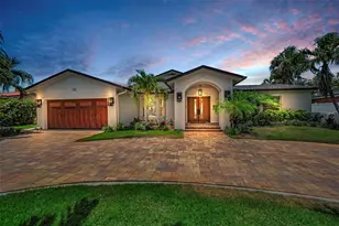 132 Giralda Blvd NE, Saint Petersburg, FL 33704 - Photo 1