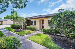 860 MacLaren Dr N, Palm Harbor, FL 34684 - Photo 1