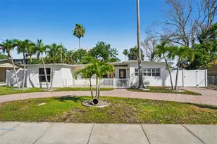 709 Pruitt Dr, Madeira Beach, FL 33708 - Photo 1