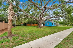 320 Broadway, Dunedin, FL 34698 - Photo 1