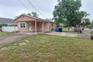 1401 43rd St S, Saint Petersburg, FL 33711 - Photo 1