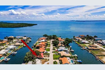 2053 Iowa Avenue NE, Saint Petersburg, FL 33703 - Photo 1