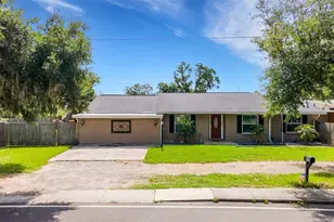 915 S Miller Rd, Valrico, FL 33594 - Photo 1