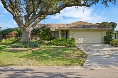 8515 Macoma Drive NE, Saint Petersburg, FL 33702 - Photo 1