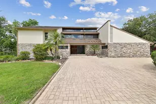 2103 N Golfview Dr, Plant City, FL 33566 - Photo 1