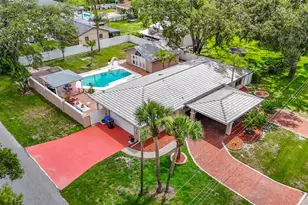 4002 Hudson Terrace, Tampa, FL 33618 - Photo 1