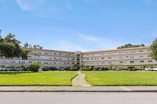 5725 80th St N, Saint Petersburg, FL 33709 - Photo 1