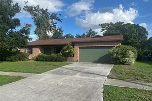 1813 Laurel Oak Dr, Valrico, FL 33596 - Photo 1