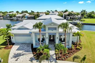 718 Pinckney Dr, Apollo Beach, FL 33572 - Photo 1