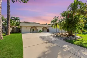 218 N Bay Hills Blvd, Safety Harbor, FL 34695 - Photo 1