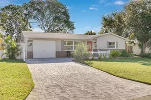2005 Jefferson Ave, Dunedin, FL 34698 - Photo 1