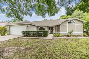 1601 Paddock Dr, Plant City, FL 33566 - Photo 1