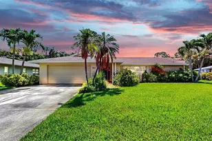 8671 11th St N, Saint Petersburg, FL 33702 - Photo 1