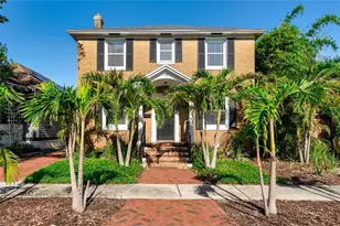 528 6th St N, Saint Petersburg, FL 33701 - Photo 1