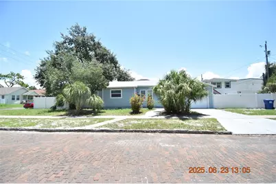 200 24th Street S, Saint Petersburg, FL 33712 - Photo 1