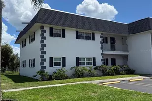 102 47th Ave Dr W, Bradenton, FL 34207 - Photo 1