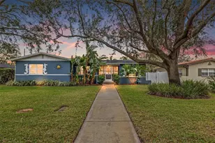 818 37th Ave NE, Saint Petersburg, FL 33704 - Photo 1