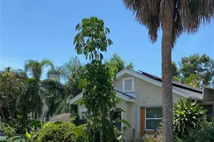 1420 36th Ave N, Saint Petersburg, FL 33704 - Photo 1