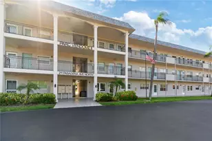 211 Pasadena Ave N, Saint Petersburg, FL 33710 - Photo 1