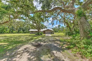 2610 Crestview Rd, Wimauma, FL 33598 - Photo 1