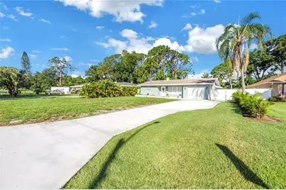 2135 Desoto Way S, Saint Petersburg, FL 33712 - Photo 1