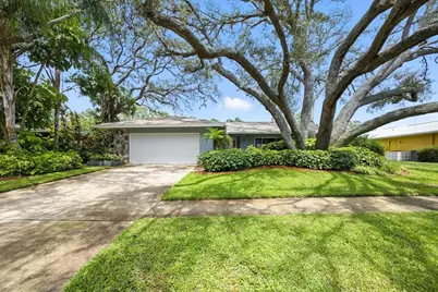 9715 136th Street, Seminole, FL 33776 - Photo 1